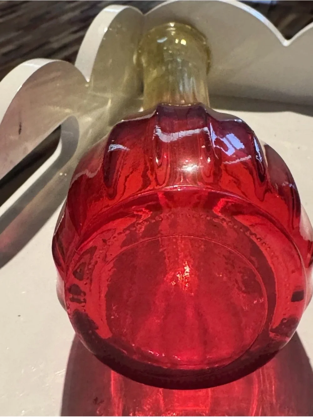 Vtg Ruby Red Anchor Hocking Ribbed Glass Vase 6.5” & Jeanette Fading Yellow/red